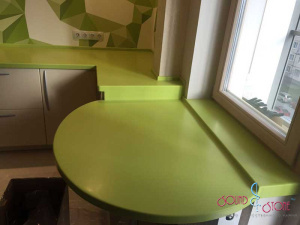 Угловая столешница из искусственного камня со столом и подоконником Corian Grape Green