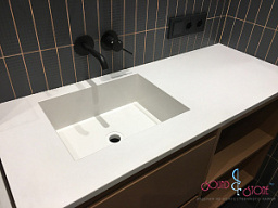 Столешница для ванной из искусственного камня Hi-Macs S302 White Opal